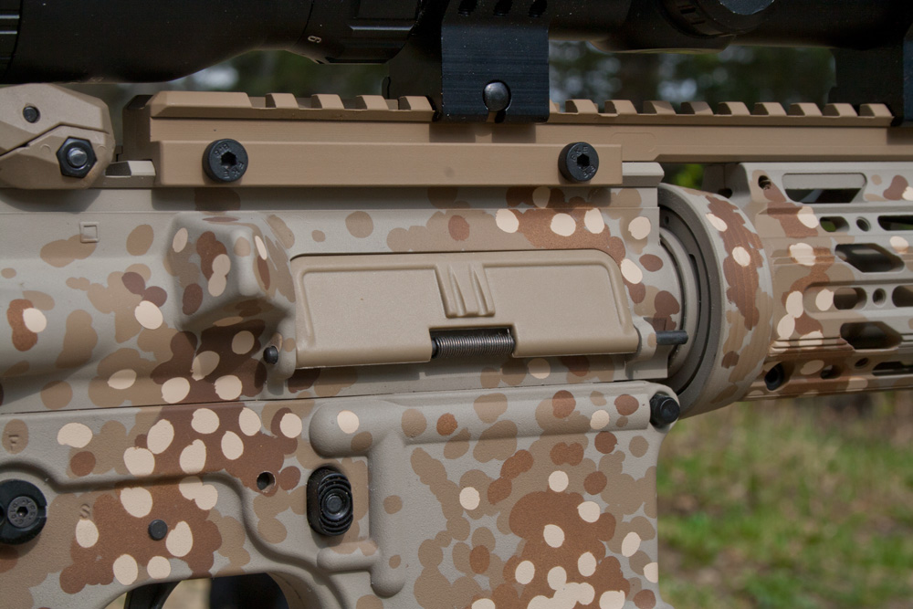 Polymérový kryt vyhadzovača pre AR15 FAB PEC pieskový 2