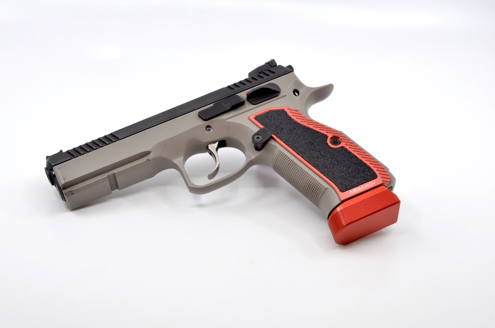 Armanov CZ Shadow MaXXXGrip červené