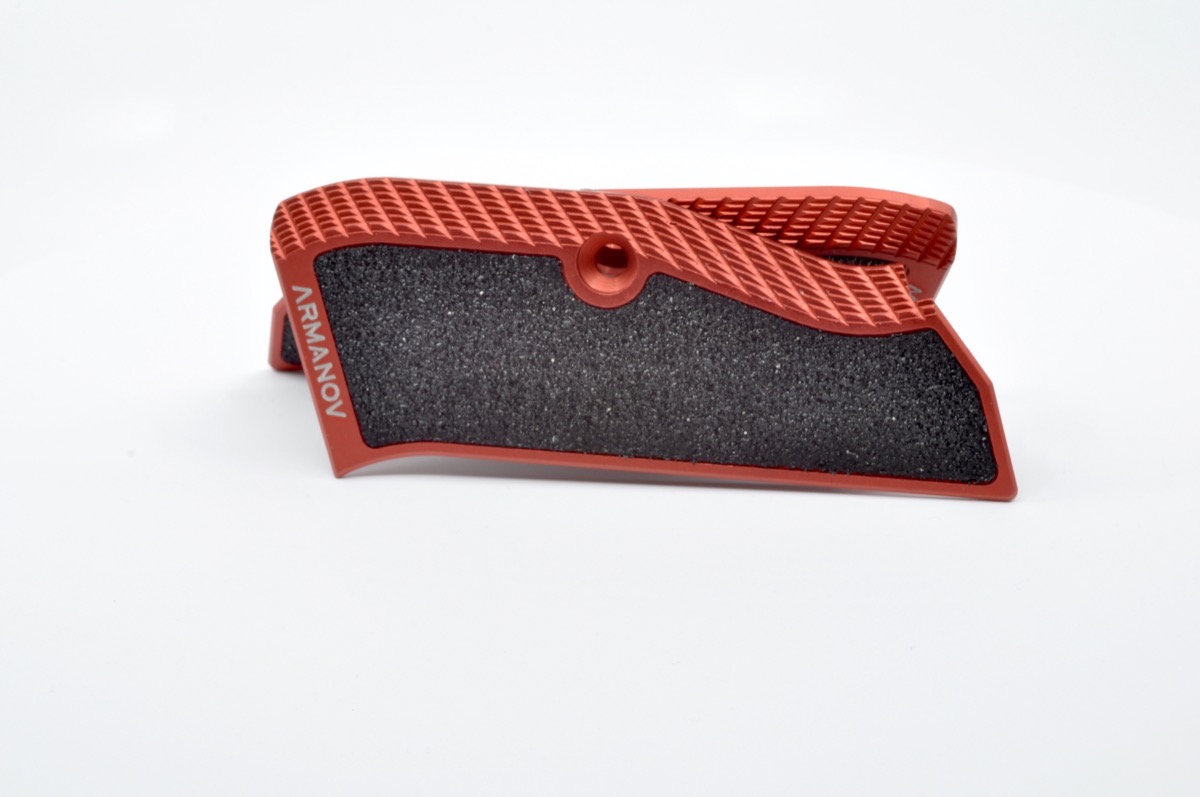 Armanov CZ Shadow MaXXXGrip červené 4
