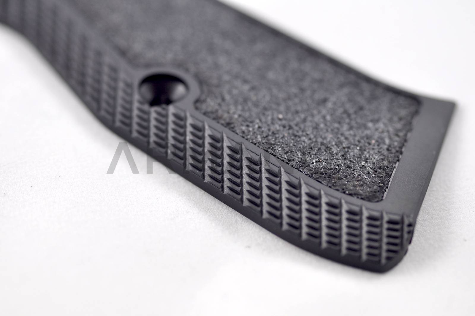 Armanov CZ Shadow MaXXXGrip čierne 4
