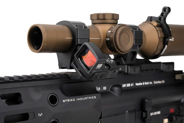 Strike Industries 45-Stupňová montáž 3