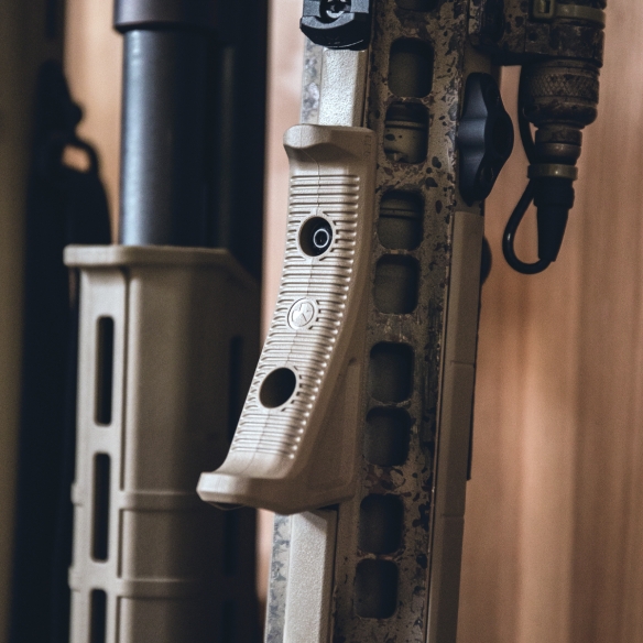 Magpul Predná rukoväť M-LOK AFG piesková 2