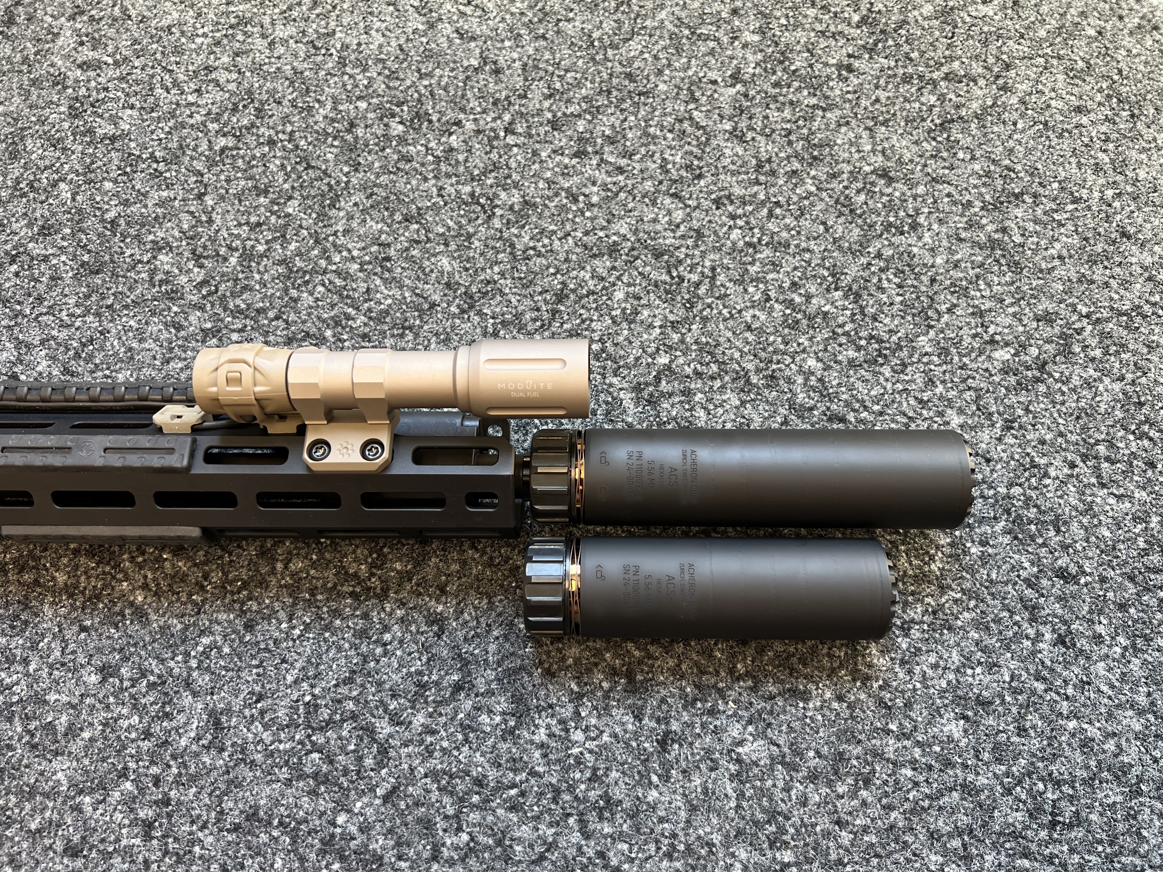 Acheron HexaLug Tlmič ACS-K 5,56mm HexaLug pieskový 2